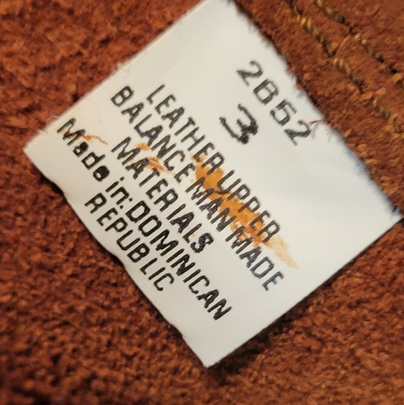 Minnetonka kids 3 layer Fringe Boot - Picture 8 of 15